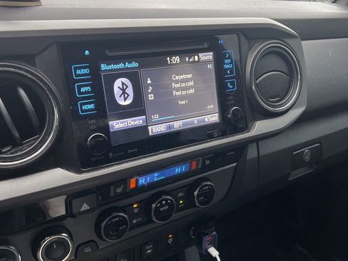 Used 2017 Toyota Tacoma TRD Pro image 18