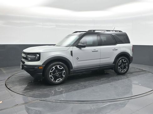 Used 2023 Ford Bronco Sport Outer Banks w/ Tech Package AWD/4WD image 1
