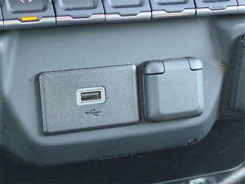 Used 2020 Chevrolet Silverado 1500 Custom w/ Custom Value Package image 26