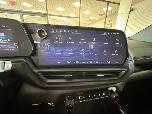 Used 2026 Chevrolet Silverado EV LT AWD/4WD image 21