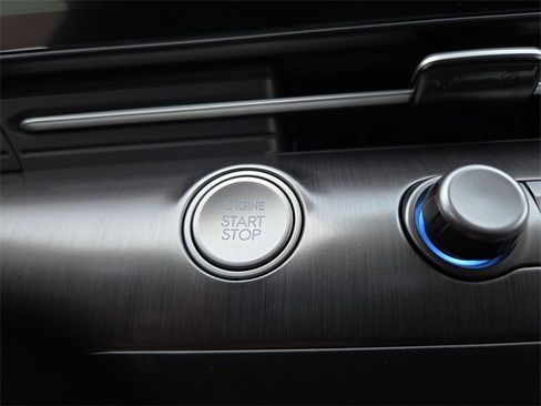 New 2025 Hyundai Kona SEL image 10