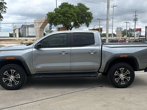 Used 2025 GMC Canyon AT4 AWD/4WD image 4
