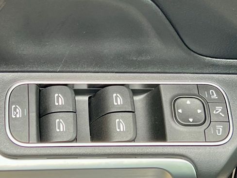 Certified 2026 Mercedes-Benz GLB 250 4MATIC image 32