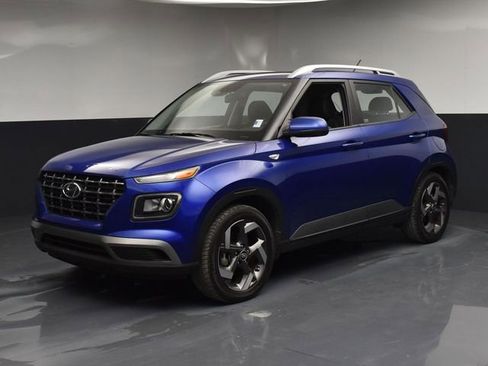 Used 2023 Hyundai Venue SEL FWD image 4