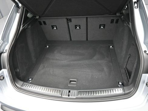 Certified 2025 Porsche Macan image 33