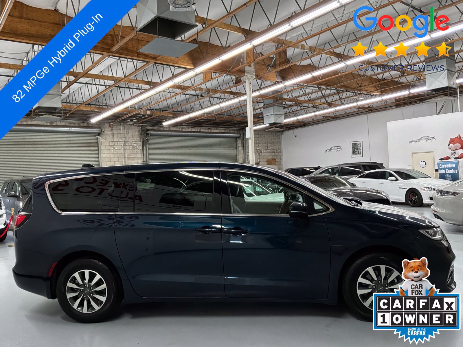 Used 2023 Chrysler Pacifica Touring-L FWD image 4