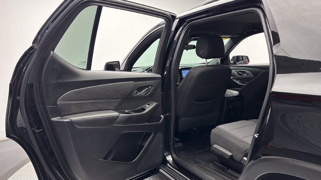 Used 2023 Chevrolet Traverse LT w/ LPO, Floor Liner Package AWD/4WD image 35