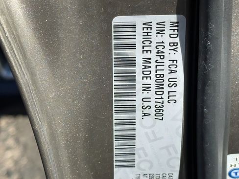 Used 2021 Jeep Cherokee Latitude Plus image 31