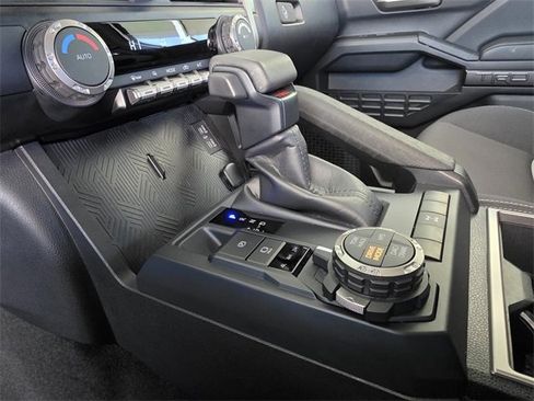 Used 2024 Toyota Tacoma TRD Off-Road image 18