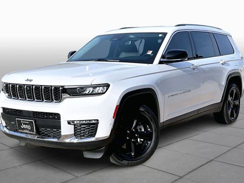 Used 2022 Jeep Grand Cherokee L Limited w/ Luxury Tech Group II image 3