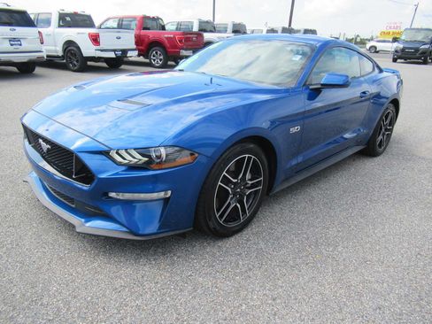 Used 2018 Ford Mustang GT RWD image 1