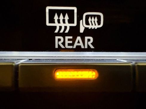 Certified 2025 Toyota Corolla SE image 9