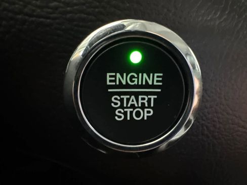 Used 2022 Ford Edge SEL image 25