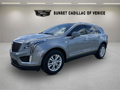 New 2025 Cadillac XT5 Luxury image 7