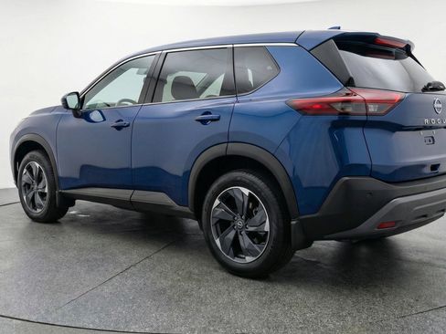 Used 2025 Nissan Rogue SV FWD image 6