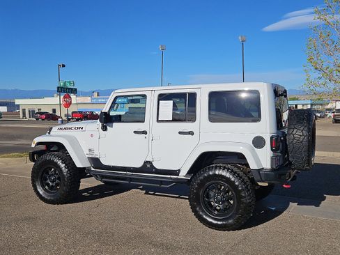 Used 2015 Jeep Wrangler Unlimited Rubicon image 5