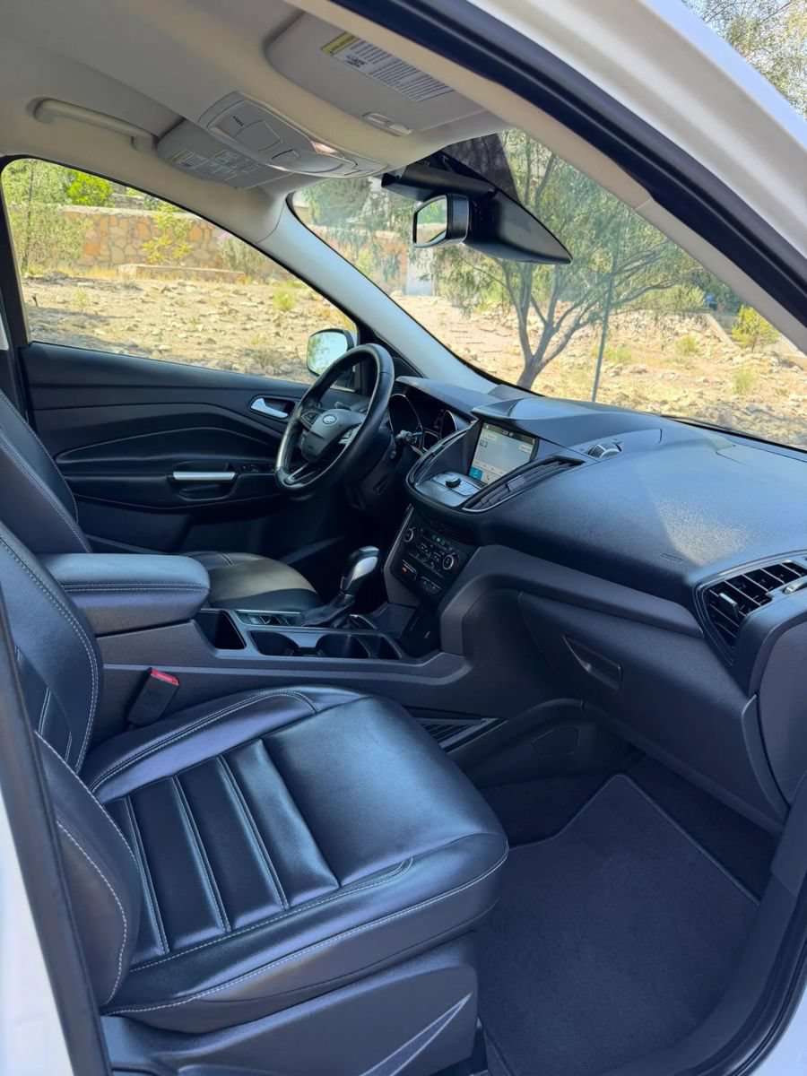 Used 2019 Ford Escape SEL FWD image 10