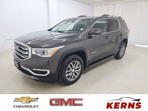 Used 2019 GMC Acadia SLE image 1