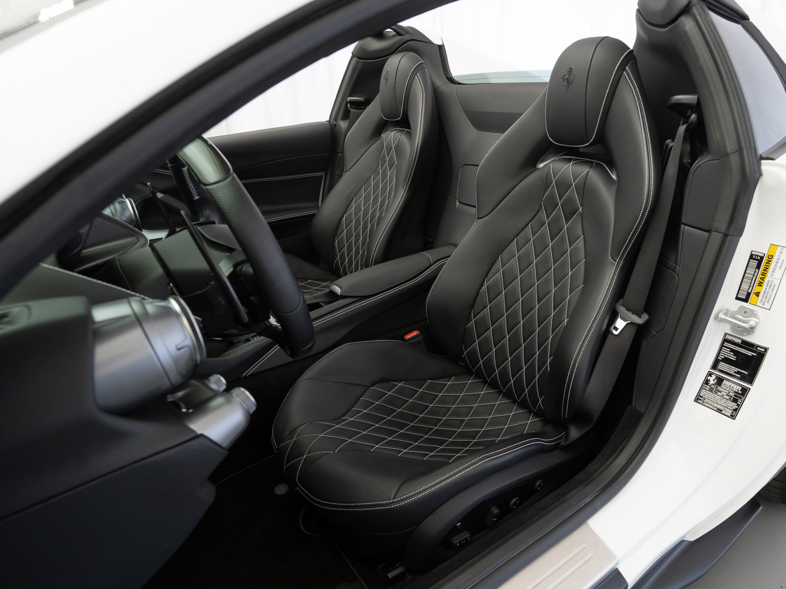 Used 2022 Ferrari 812 GTS RWD image 15