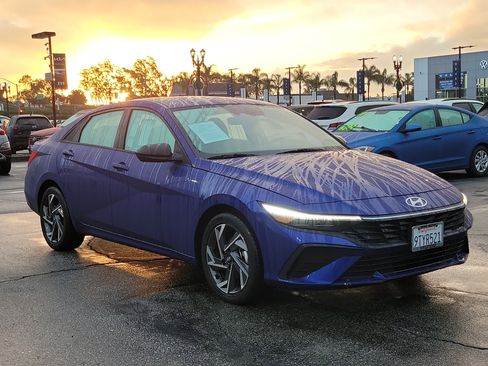 Certified 2025 Hyundai Elantra Sport w/ Cargo Package image 28