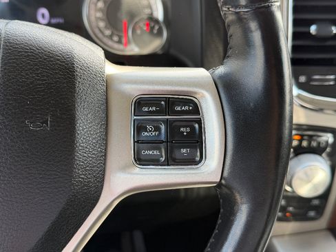 Used 2017 RAM 1500 Laramie w/ Convenience Group AWD/4WD image 10