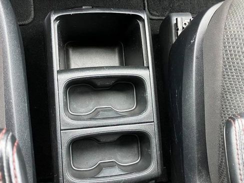 Used 2020 Dodge Grand Caravan SE image 12