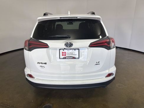 Used 2018 Toyota RAV4 LE w/ All Weather Liner Package AWD/4WD image 11