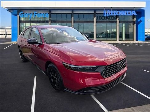 Used 2025 Honda Accord SE image 1