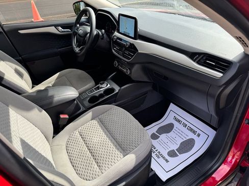 Used 2020 Ford Escape SE image 28