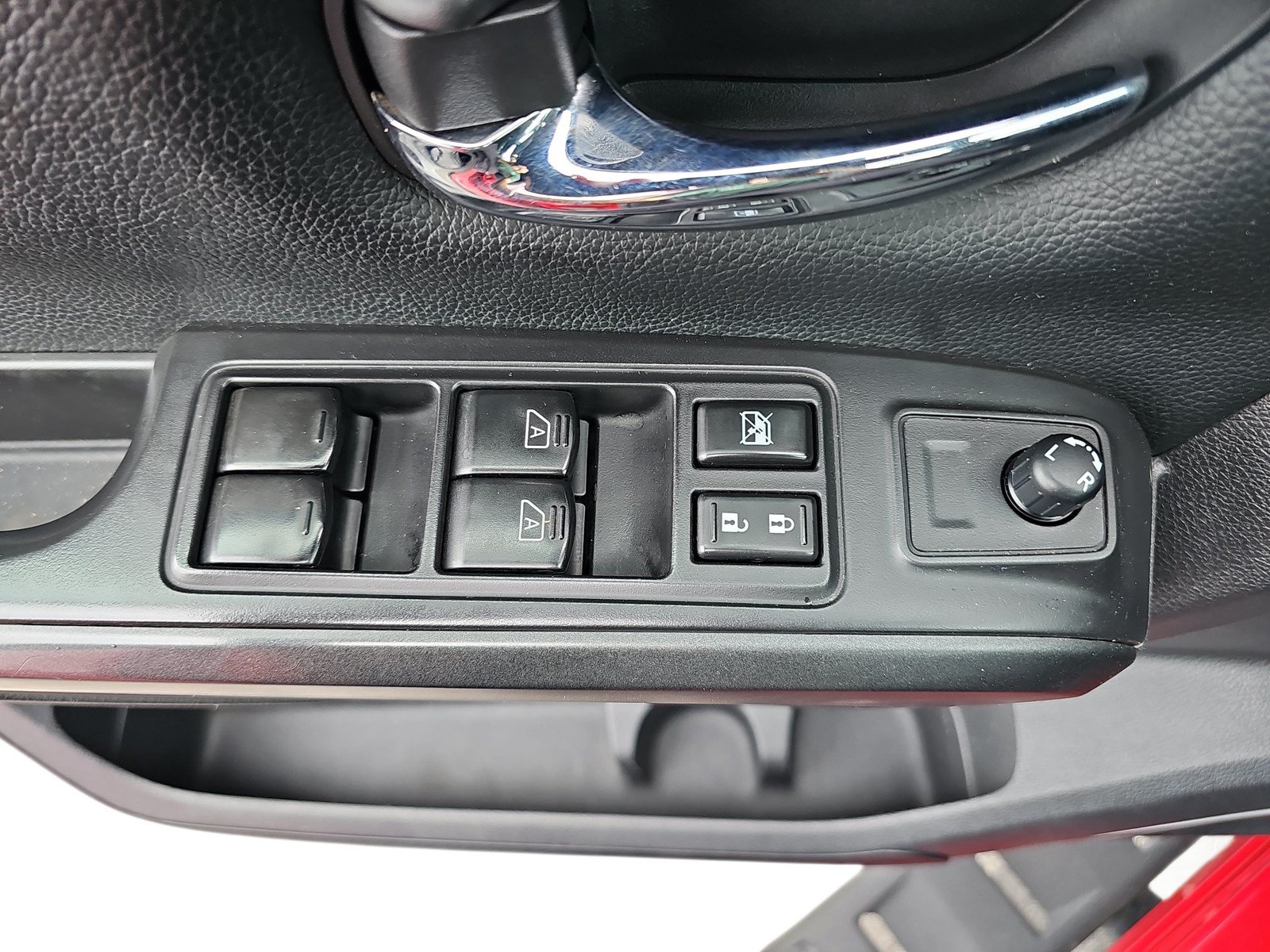 Used 2021 Nissan Titan PRO-4X w/ Off Road Protection Package AWD/4WD image 24