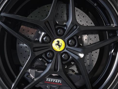 Used 2015 Ferrari California T RWD image 15