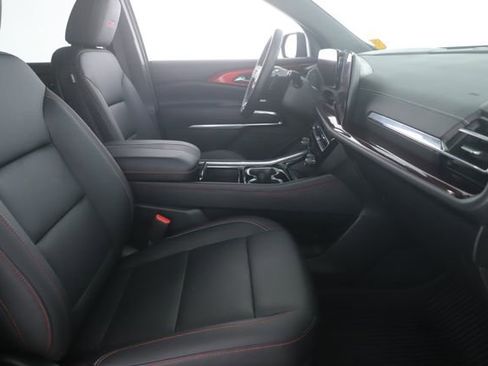 Used 2026 Chevrolet Traverse Z71 w/ LPO, Floor Liner Package AWD/4WD image 32