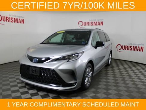 Used 2023 Toyota Sienna XSE AWD/4WD image 2