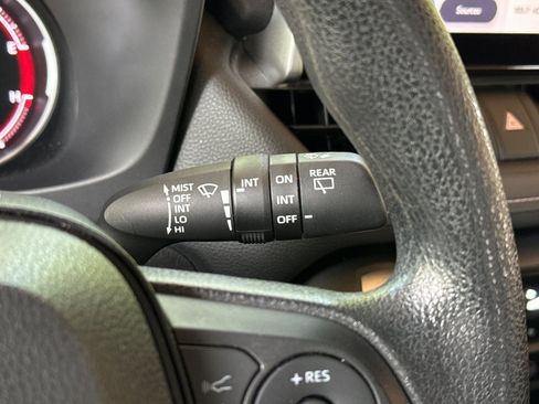 Used 2024 Toyota RAV4 XLE FWD image 33