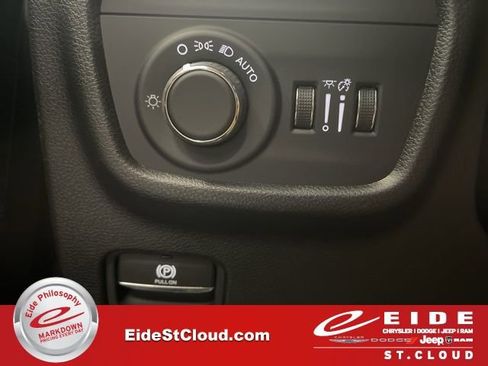 New 2025 Jeep Grand Cherokee Altitude w/ Trailer Tow Package image 39