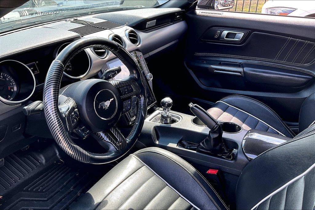 Used 2018 Ford Mustang GT RWD image 15