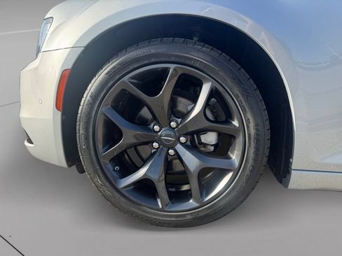 Used 2023 Chrysler 300 S RWD image 9
