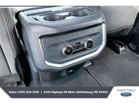 Used 2025 Ford Expedition Active AWD/4WD image 24