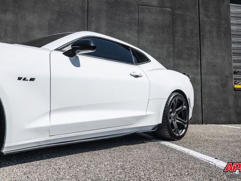 Used 2018 Chevrolet Camaro SS image 26