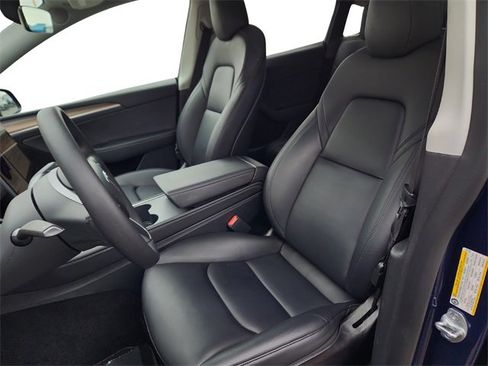 Used 2022 Tesla Model Y Performance image 28