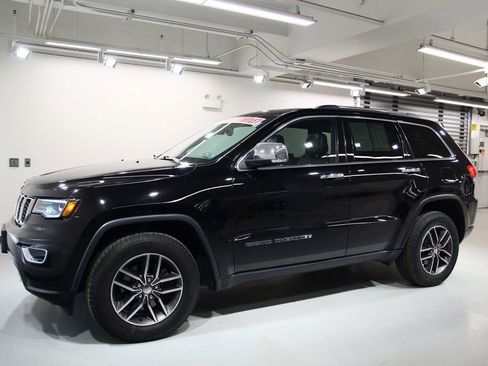 Used 2017 Jeep Grand Cherokee Limited w/ Luxury Group II image 15