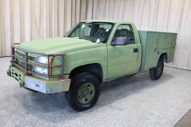 Used 2006 Chevrolet Silverado 2500 W/T w/ Heavy-Duty Power Package AWD/4WD image 3