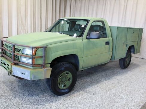 Used 2006 Chevrolet Silverado 2500 W/T w/ Heavy-Duty Power Package image 3