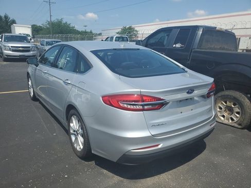 Used 2019 Ford Fusion SE FWD image 6