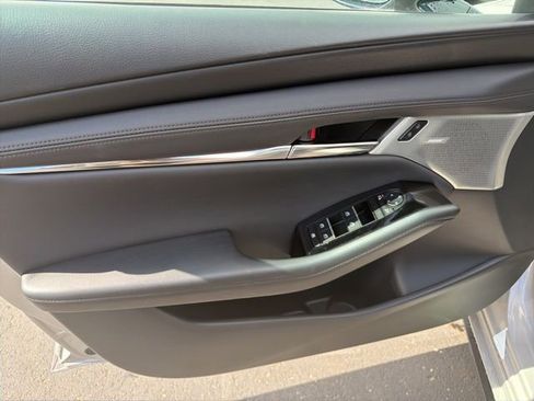 New 2026 MAZDA MAZDA3 Hatchback w/Premium Plus Pkg image 20