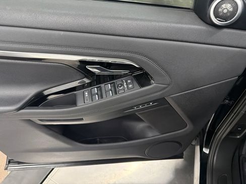 Used 2023 Land Rover Range Rover Evoque SE AWD/4WD image 17
