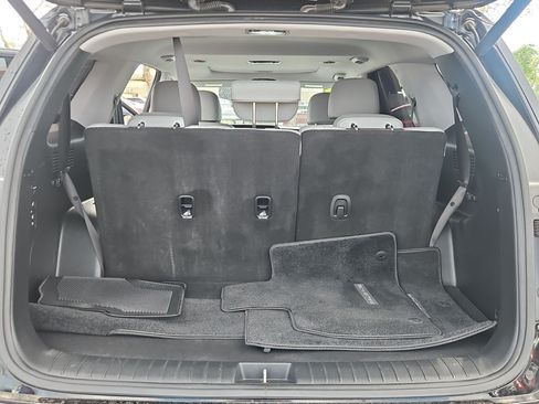 Used 2022 Hyundai Palisade SEL w/ Premium Package FWD image 7