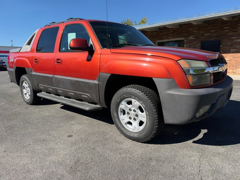 Used 2003 Chevrolet Avalanche 4x4 w/ Suspension Package, Off-Road image 1