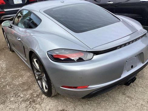 Used 2018 Porsche 718 Cayman S image 4