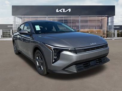 New 2025 Kia K4 LXS